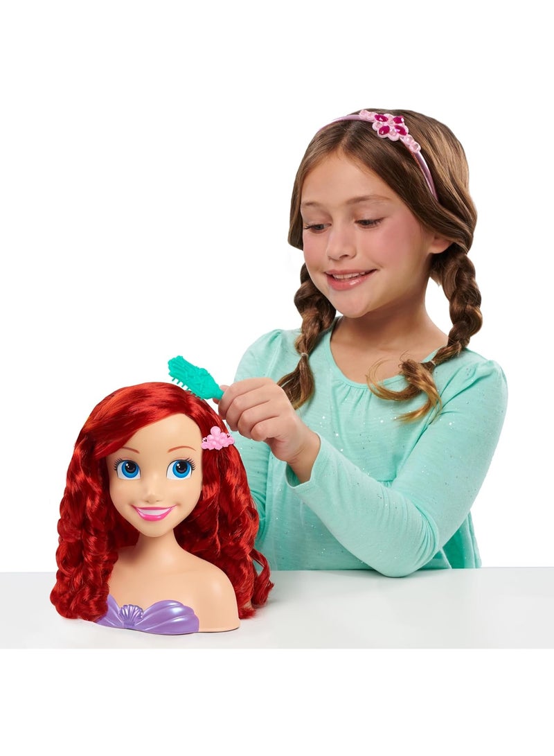 ديزني برنسيس رأس تصفيف شعر أميرة ديزني آرييل مع 7 إكسسوارات للشعر – دمية لعب بالشعر بطول 20 سم للأطفال من عمر 3 سنوات فما فوق – لعبة تصفيف شعر إبداعية للعب التخيلي - Image 2